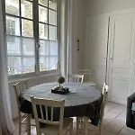 Bel Appartement, 20m De La - Cour Privee * لي سابلِ دولونْ
