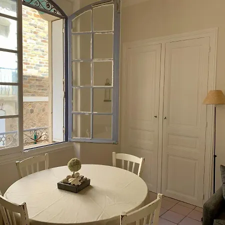 Apartment Bel Appartement, 20m De La - Cour Privee *