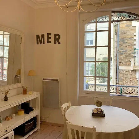 Apartment Bel Appartement, 20m De La - Cour Privee