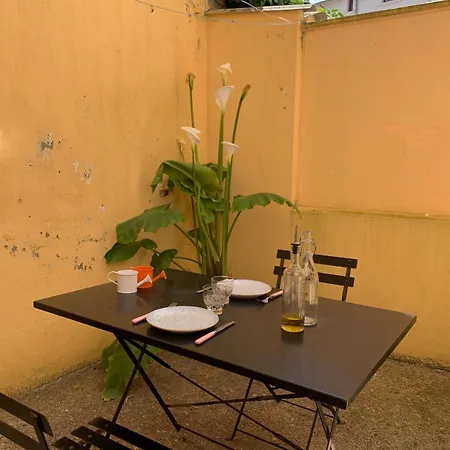 Apartment Bel Appartement, 20m De La - Cour Privee *