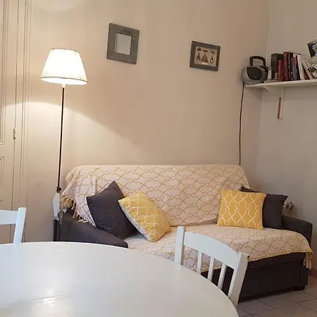 Bel Appartement, 20m De La - Cour Privee Apartment *
