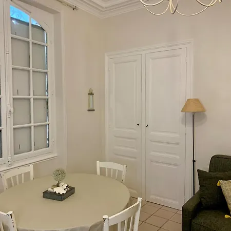 Apartment Bel Appartement, 20m De La - Cour Privee