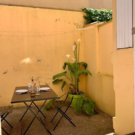 Apartment Bel Appartement, 20m De La - Cour Privee