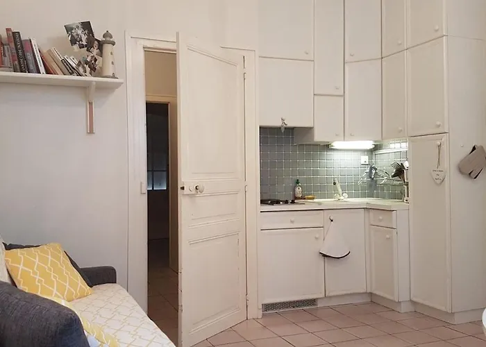 Bel Appartement, 20m De La - Cour Privee 公寓 莱萨布勒-多洛讷