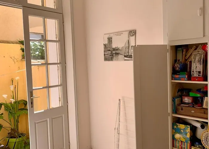 公寓 Bel Appartement, 20m De La - Cour Privee