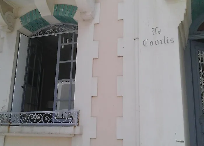 Bel Appartement, 20m De La - Cour Privee *